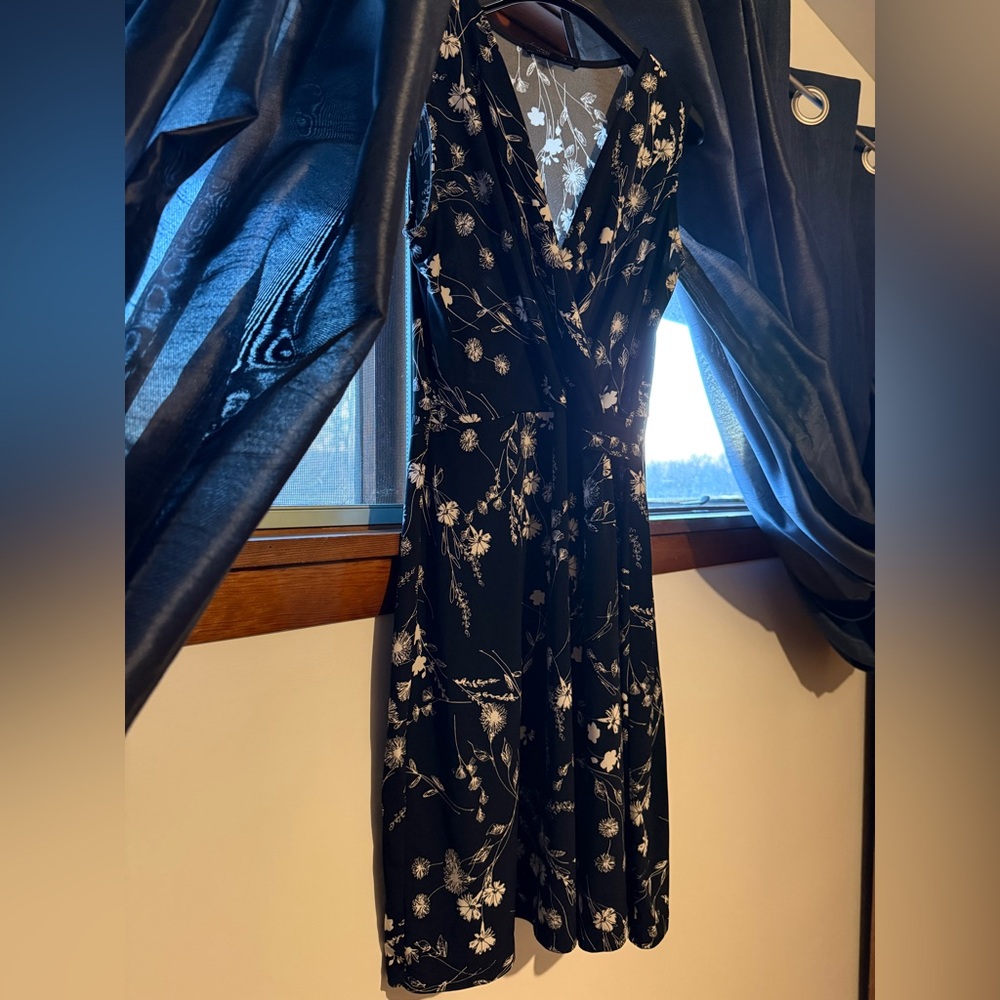 Sz S black and white faux wrap dress